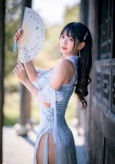 年轻的女教师_视频网址大全
