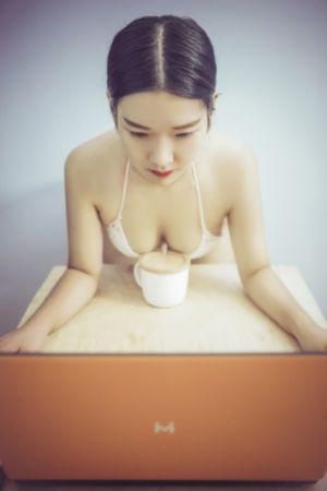 保守娇妻被开发调教经历_超清日韩免费观看
